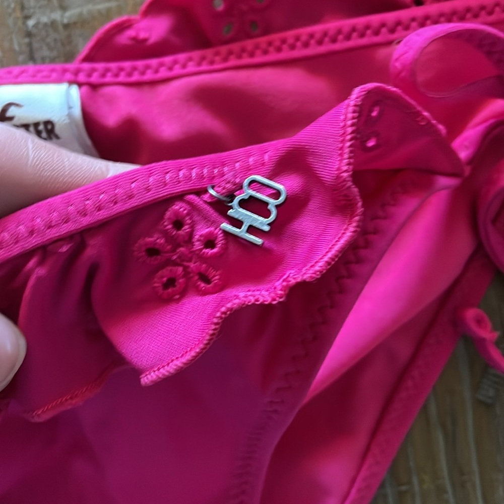Bikini - Picture 3 of 7